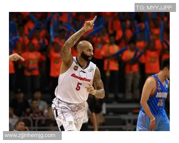 第7轮广东队对阵新疆队精彩对决引发球迷热议与期待 第7轮广东队对阵新疆队精彩对决引发球迷热议与期待